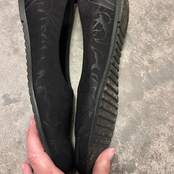 Munro Iriana slip on flats embossed floral black size 9 1/2 - Picture 6 of 10